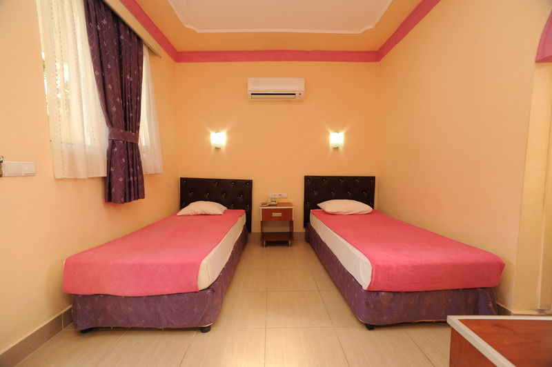 Sayanora Hotel Side Bagian luar foto